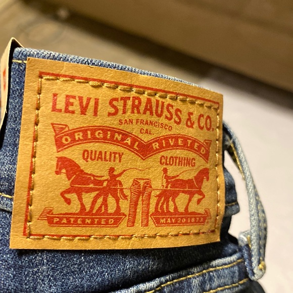 NWT LEVI STRAUSS & CO 505 STRAIGHT MID RISE EASY THROUGH HIP AND THIGH JEAN - Picture 5 of 11